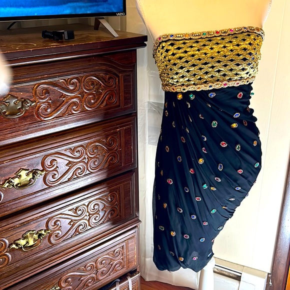 David Fielden Black and Jeweled short Evening Dress. Size 8. - Picture 1 of 10